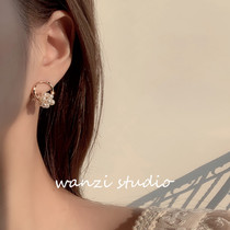 Advanced sense French classic simple air natural pearl earrings 925 silver needle hypoallergenic hand design