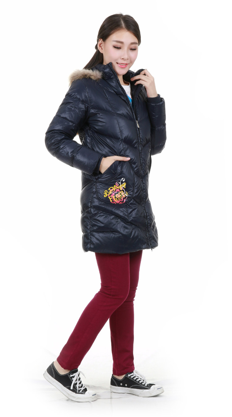 la pagayo拉柏家雅冬女装休闲户外保暖纯色加厚修身可脱帽羽绒服