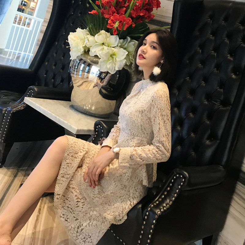 韩版中长款勾花镂空高腰蕾丝连衣裙立领长袖名媛气质层层蛋糕裙女