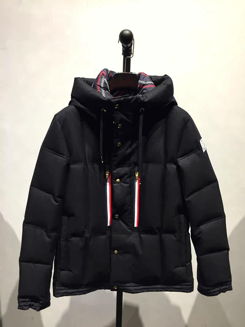 moncler 正品现货17秋冬新款金色纽扣男士厚款连帽羽绒服_7折现价1195