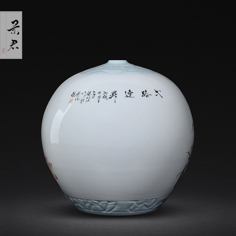 Jingdezhen ceramics by hand China wind restoring ancient ways is the sitting room flower vase furnishing articles of Chinese style decoration decoration process