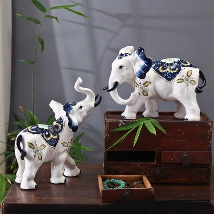 Blue and white porcelain ceramic like household act the role ofing is tasted furnishing articles home furnishing articles furnishing articles household ceramics handicraft ornament to the living room