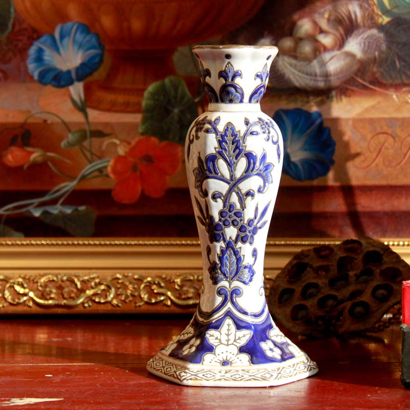 Blue and white porcelain based Chinese style household decorative ceramic candlestick manual carve patterns or designs on woodwork candlestick ceramic candlestick candlelight dinner