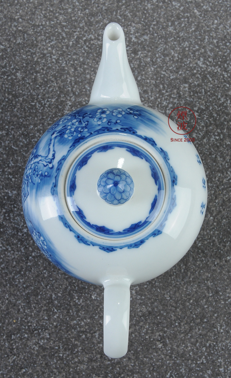 Jingdezhen lesser RuanDingRong made lesser rarities thin film fragrance beauty shoulder CiHu the teapot
