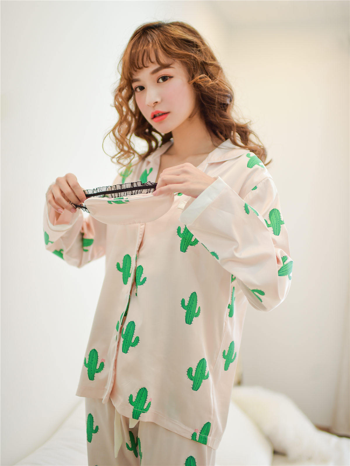 满满的仙人掌,是用的仿真丝面料,丝滑