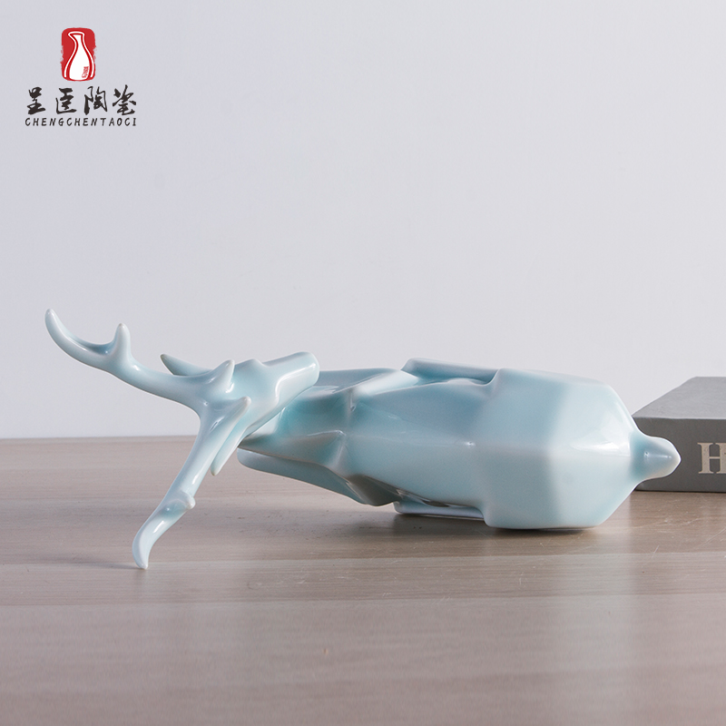 Jingdezhen ceramic deer furnishing articles wine TV ark, blue adornment of the sitting room porch decoration creative household act the role ofing is tasted