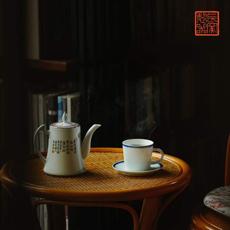 Long up controller offered home - cooked view flavour in hand - made of office coffee cup of jingdezhen blue and white blue edge, dining utensils