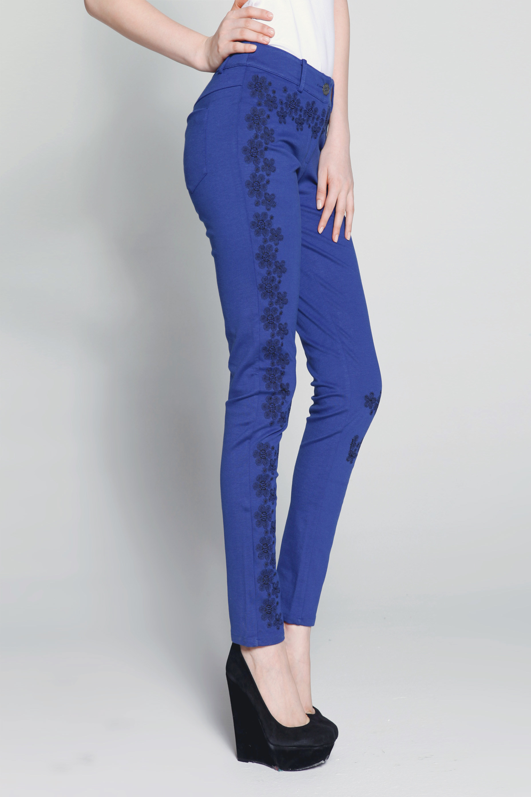 swise春款女装女裤修身绣花糖果色休闲长裤打底裤 多色裤子