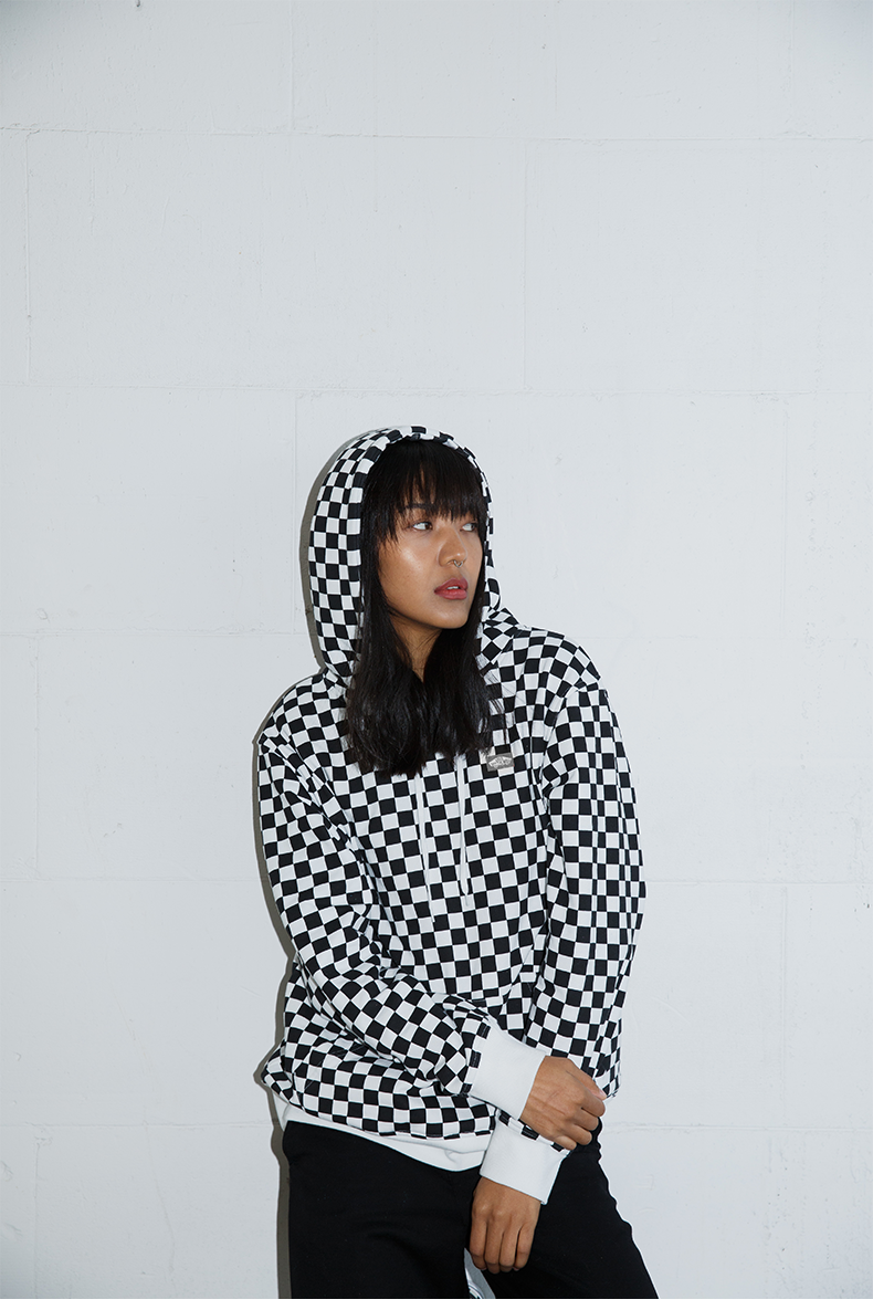 vans/范斯春季棋盘格印花情侣款连帽卫衣|vn0a3ayk705_7折现价590元