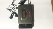 Made in Japan Sony Workman tape drive WM-GX614 Recording and playback walkman Touch button subwoofer