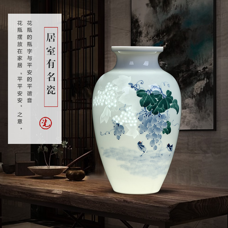 Jingdezhen ceramics famous hand - made thin foetus vases, flower arranging new Chinese wine porch sitting room adornment is placed