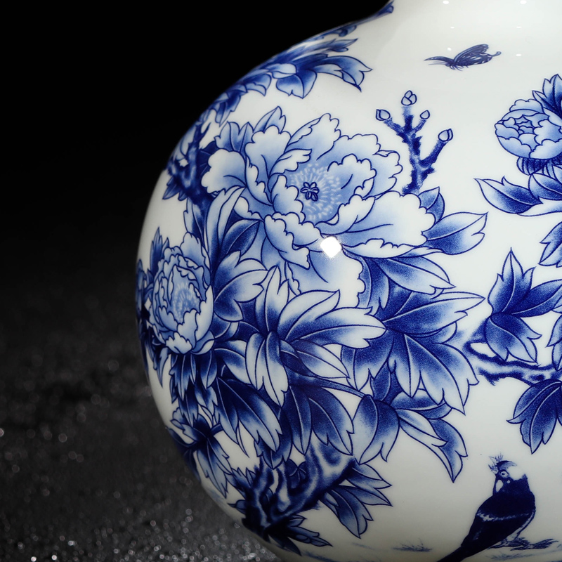 Jingdezhen ceramics antique blue and white peony ipads - in glazed porcelain vases modern Chinese style living room decoration furnishing articles