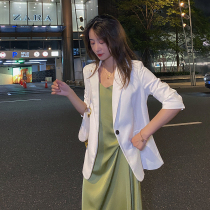 Concubine white suit jacket womens spring thin summer small man Korean version temperament seven-point sleeve casual slim fit