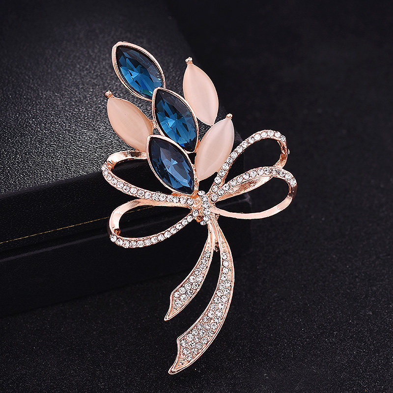 时尚水晶秋冬胸针女胸花别针韩国毛衣领针大气配饰披肩扣可爱学生