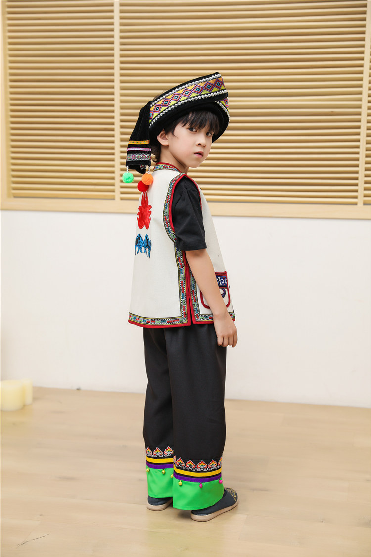 云南彝族服装男童火把节民族舞蹈演出服童装56民族服饰儿童服装