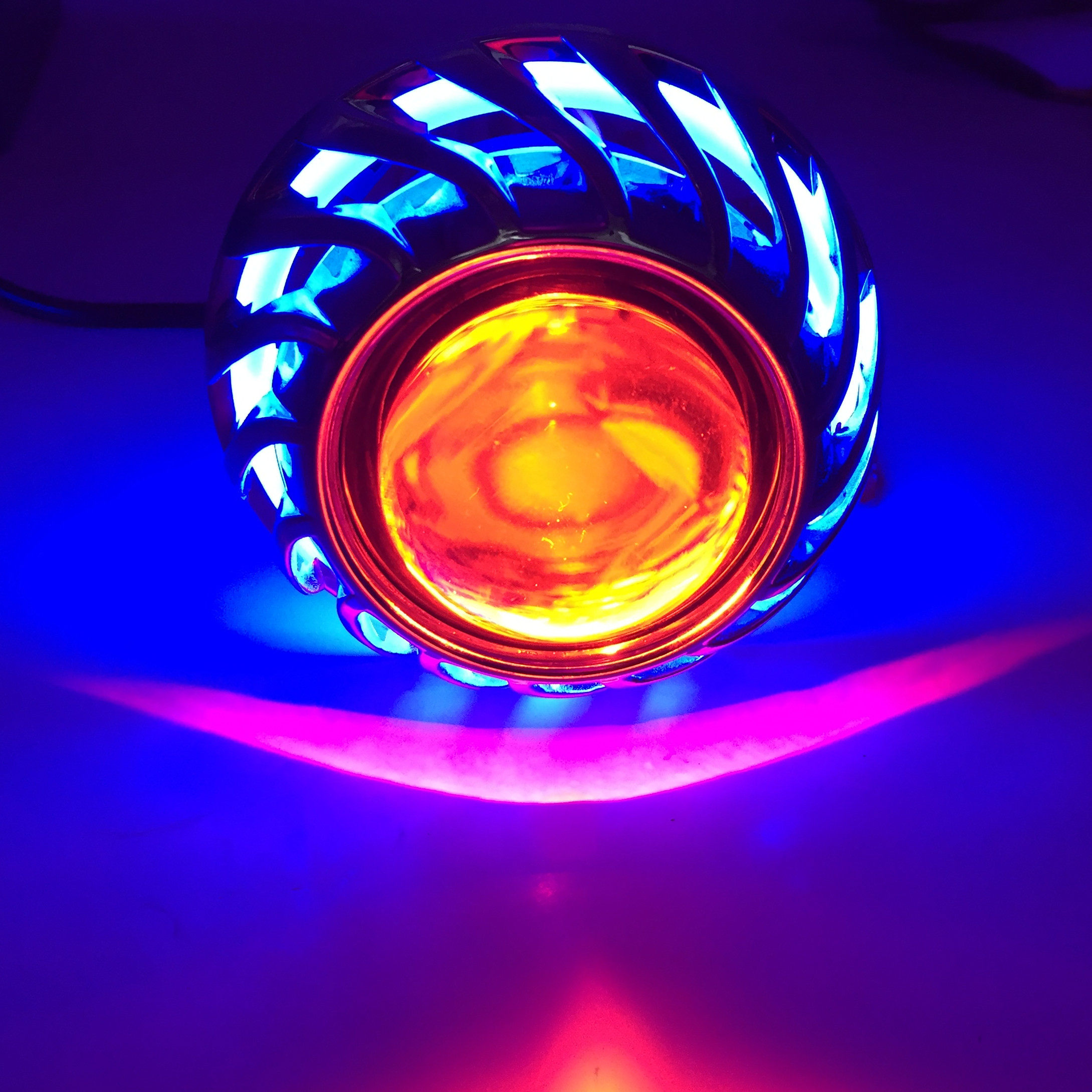 5w,柔光6w,爆闪光8w(行业里统称30w)电压:12v--80v,摩托车电动车均可