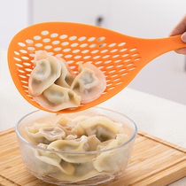 Japanese noodle filter spoon Colander household kitchen long handle high temperature resistant dumplings wonton drain scoop hot pot fence