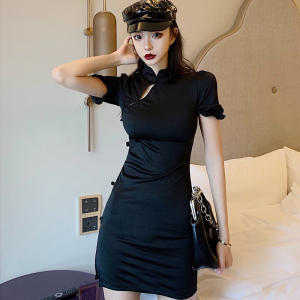 Cheongsam dress with bubble sleeves and hip slit skirt