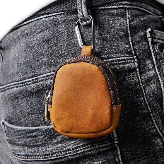 Crazy Horse leather handmade with hook coin wallet can store change keys and belts to carry trendy bags
Crazy Horse leather handmade with hook coin wallet can store change keys and belts to carry trendy bags