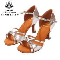 LDWDC Latin dance shoes female soft thick bottom abrasion resistant medium high heel professional competition Mark Dancing Little Silver Shoes