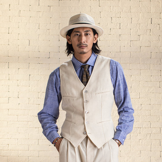 SOARIN British style retro white suit vest men business gentleman casual slim horse clip vest shoulder
SOARIN British style retro white suit vest men business gentleman casual slim horse clip vest shoulder
