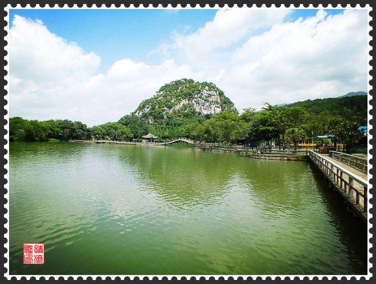 补充拍摄地点红莲水榭通过烟雨桥连接就到"