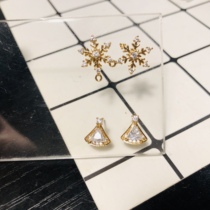 Domestic cooperation Shiny zircon rhinestones delicate snowflakes Fan stud earrings with single hole 14k gold diy accessories