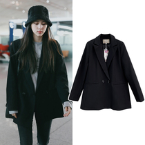 2022 Chun Han version Ouyang Nana Airport Tongan Black Suit Jacket Woman Loose Yinglun Wind Leisure Little Western suit