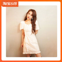 2021 Xia Wu Xin same white bubble sleeve French square collar lace can be salty and sweet temperament small man dress