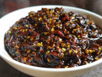 Hot Chili Sauce Hot Rice Sauce Hot Chili Sauce Hot Chili Sauce Sauce Sauce Dipped