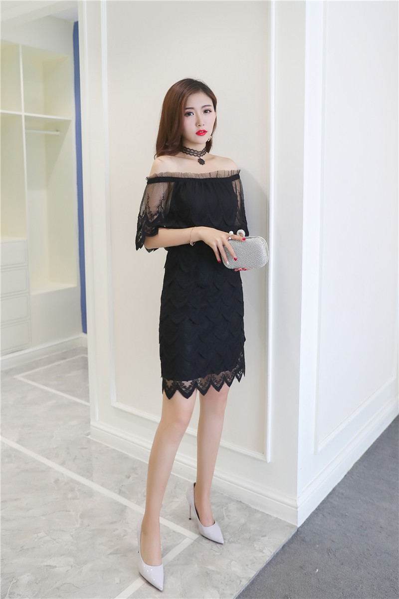 一字肩黑色短裙2017夏季新款女装韩版修身露肩水溶蕾丝连衣裙