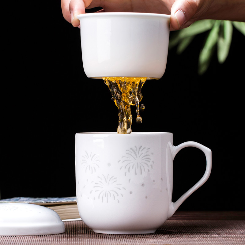 Jingdezhen ceramic cups with cover filter creative office cup tea cups and exquisite porcelain gift porcelain