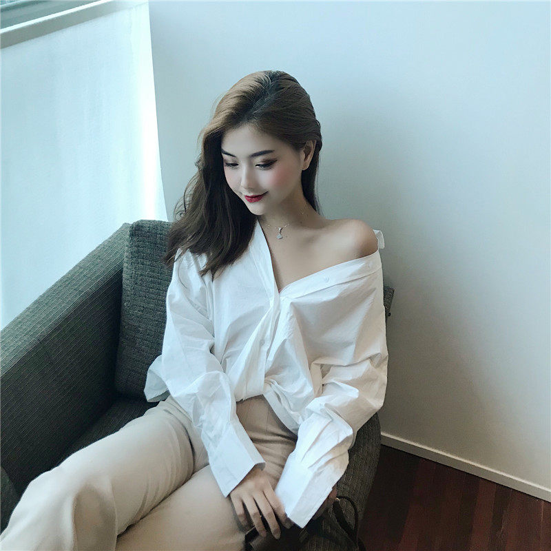 实拍实价 早秋v领长袖漏锁骨白衬衫女宽松蝙蝠袖衬衣 5115