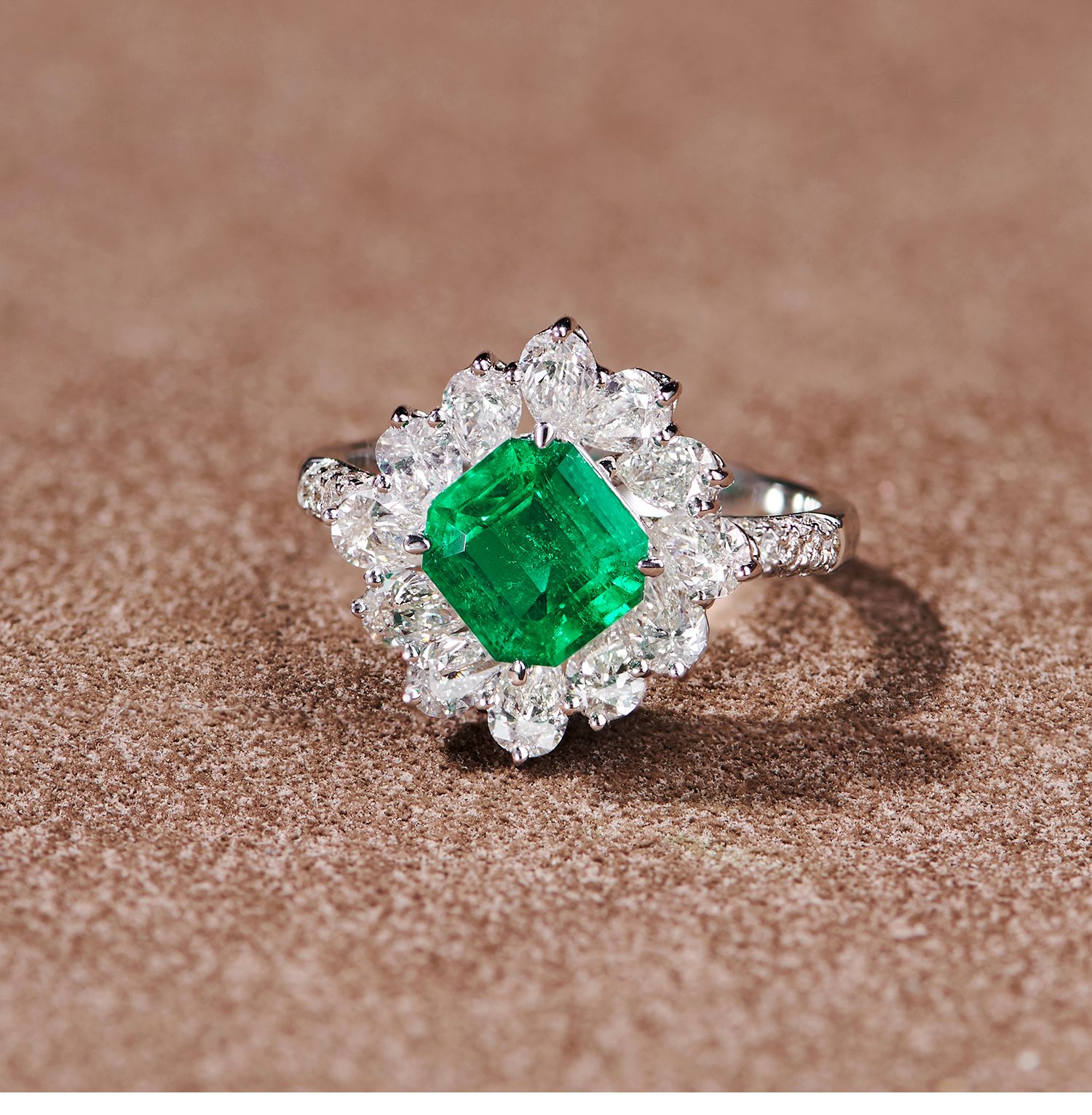 yihon一晗高级珠宝 18k金祖母绿钻石戒指