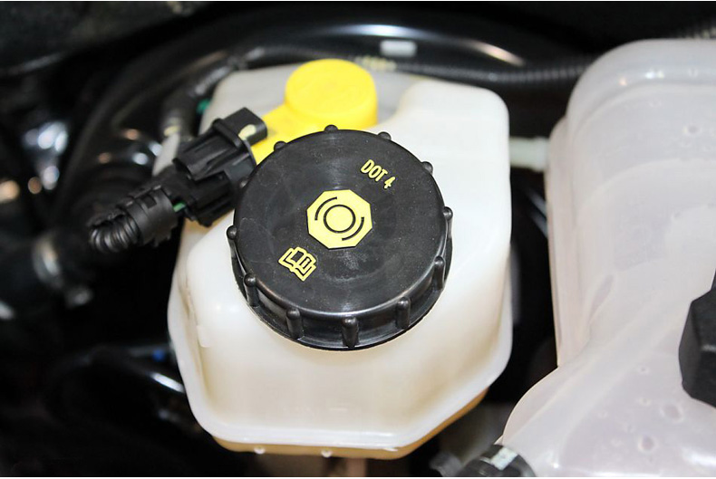 dot4汽车刹车油小车轿车碟刹车通用合成型4000制动液离合器油500g