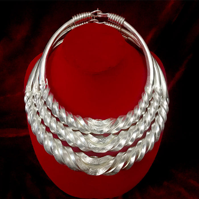 侗族项圈从江侗族大歌项圈民风项圈贵州侗族银饰舞台复古侗族项圈