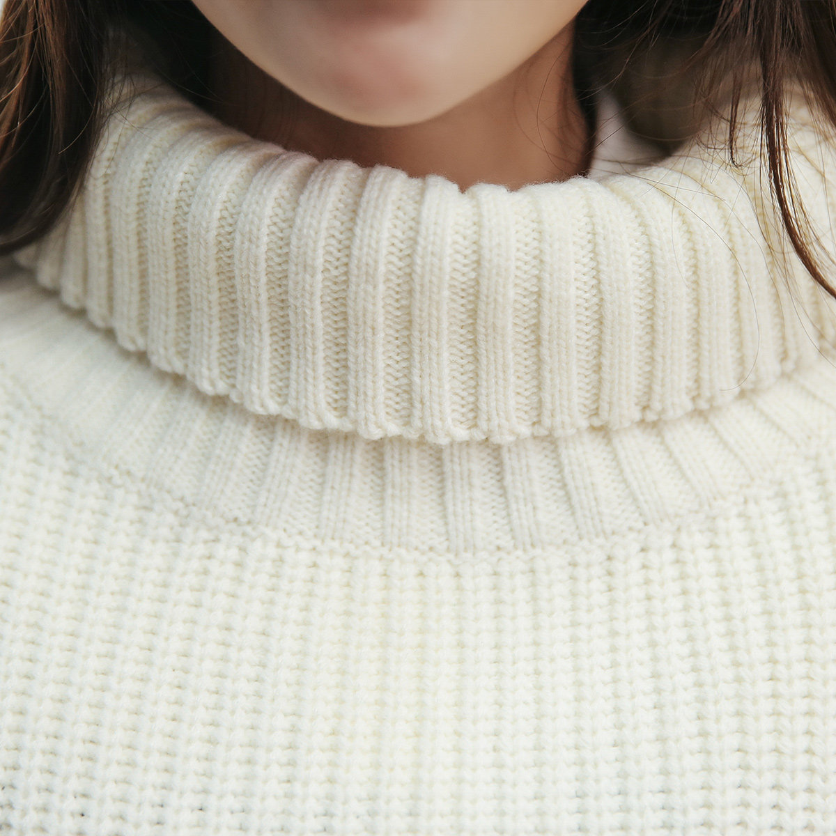 凡兔女装韩版2017春装新款纯色高领口毛衣女侧面开叉宽松打底衫潮