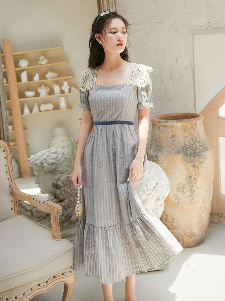 实拍现货英式复古茶歇裙蕾丝方领连衣裙 标价 40元