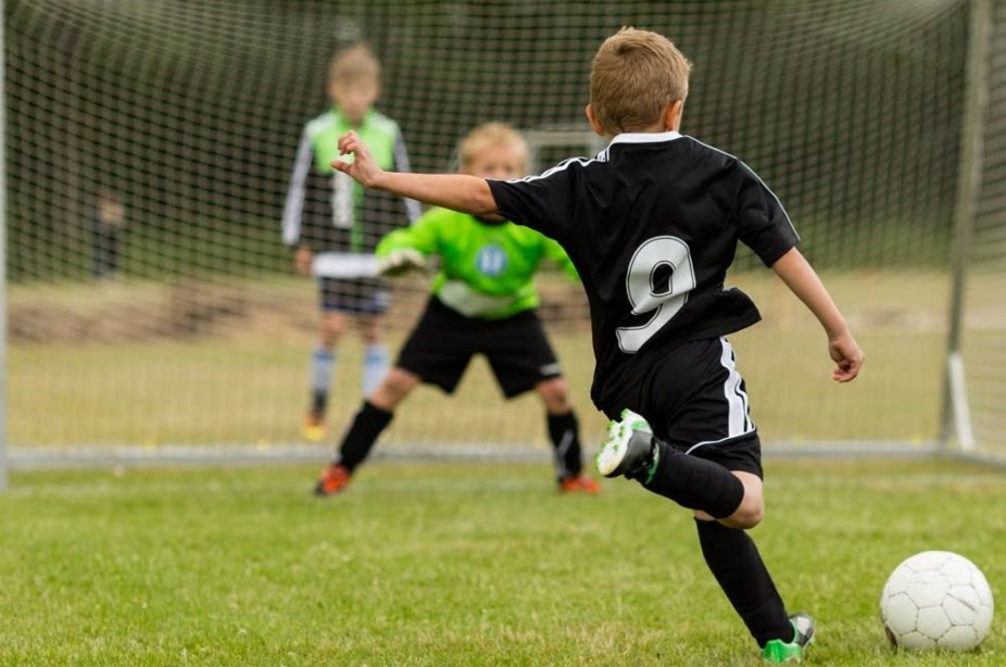 很多爸爸妈妈都知道,到了夏天,活泼好动的宝宝就很容易出汗,尤其是小