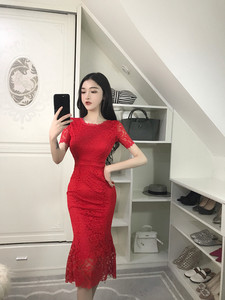 Slim waist fishtail lace and buttock dress