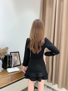 Square shoulder small black skirt light luxury design feeling skirt celebrity temperament light mature style dress