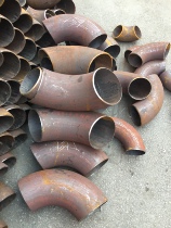 Special carbon steel welding elbow seamless stamping bend 90 degrees 45 degrees welded stamping bend of the national standard bend