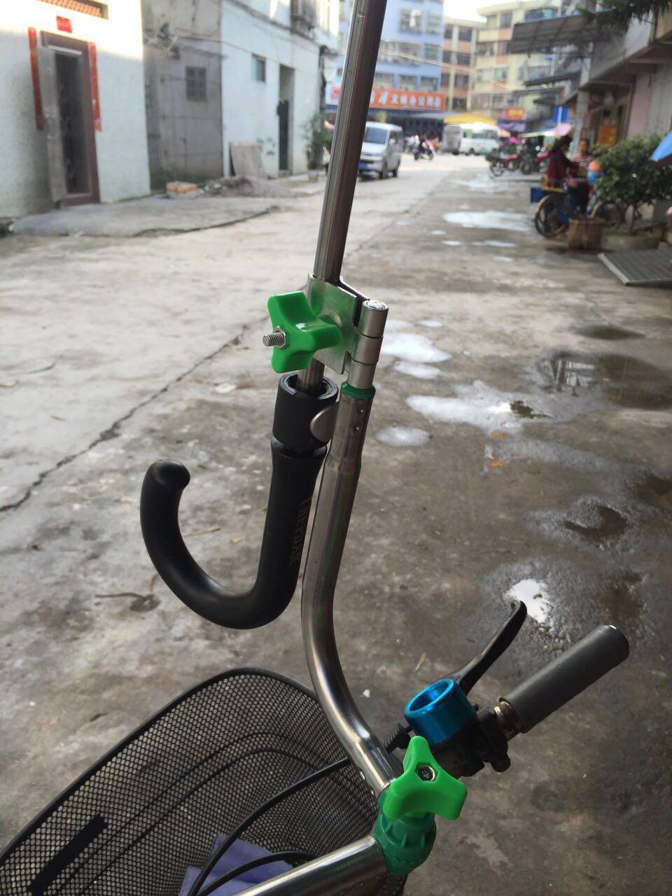 加厚不锈钢共享单车自行车雨伞支架万向电动车伞夹撑伞架太阳伞架