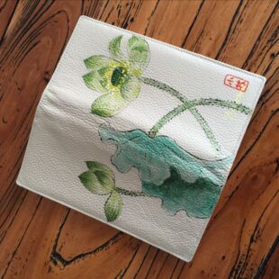 手绘纯皮真皮钱包国画荷花女包小包横版手拿包白色包包盖式日潮版