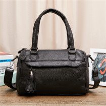 The first layer of cowhide womens fashion shoulder oblique Cross womens bag real first layer cowhide fashion good looking