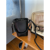 FTM $new leather handmade dark shoulder bag Hand bag drawstring small bucket bag mens and womens creative bag tide