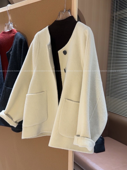 Korea Dongdaemun 100% wool ins minimalist high-end shoulder round neck double-sided cashmere coat short women's winter
Korea Dongdaemun 100% wool ins minimalist high-end shoulder round neck double-sided cashmere coat short women's winter
