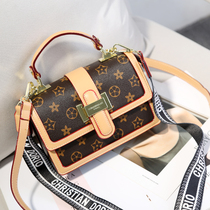 2021 New Wild net red womens bag fashion foreign style Hand bag bag printed shoulder shoulder bag elegant small square bag