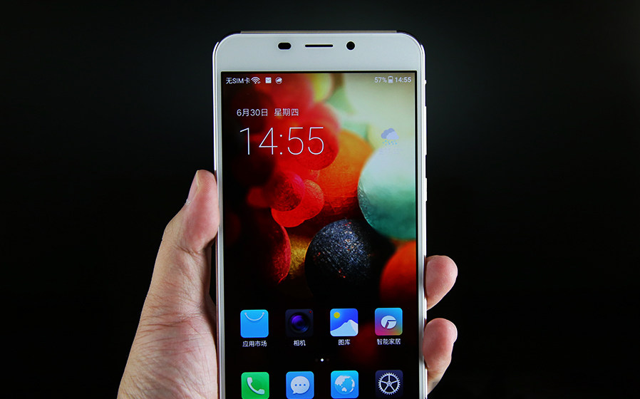 格力手机一代,是董明珠的试水之作.