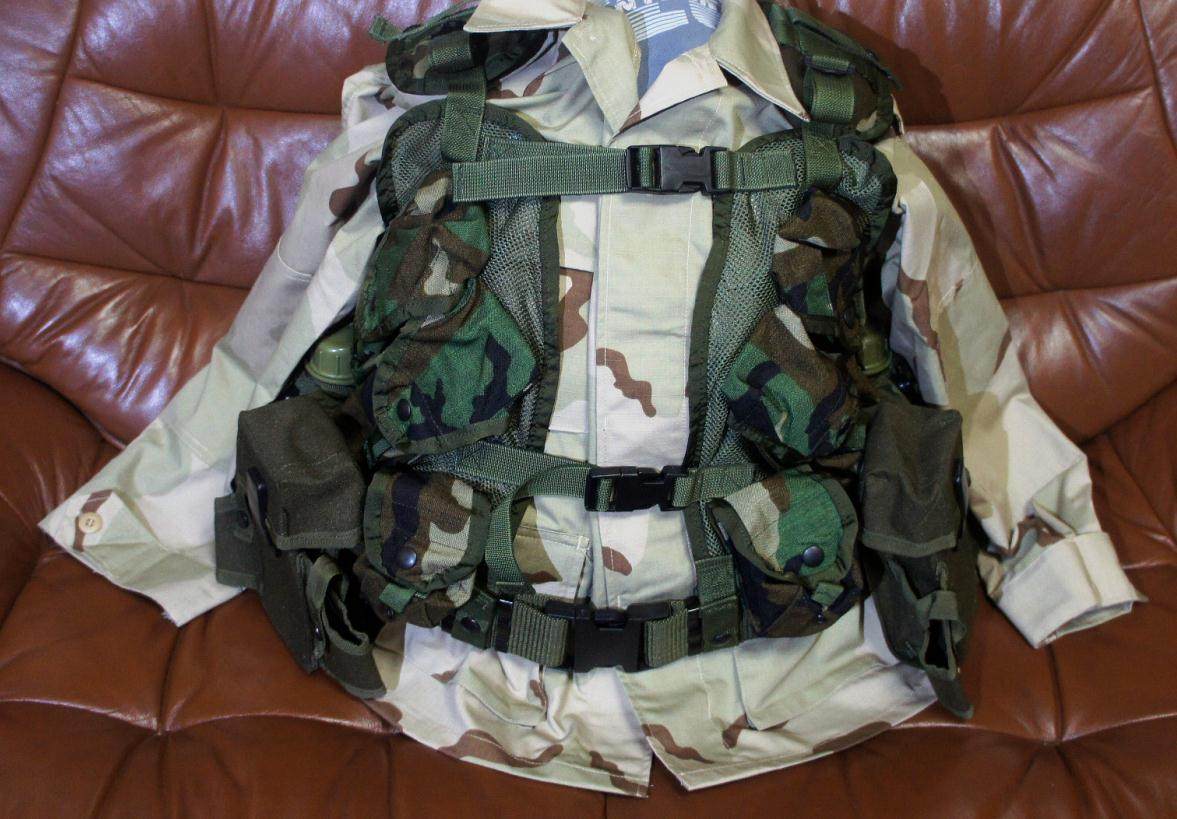 三色沙漠迷彩dcu套服 三沙国产复刻 接近原品 军迷 黑鹰坠落 同款